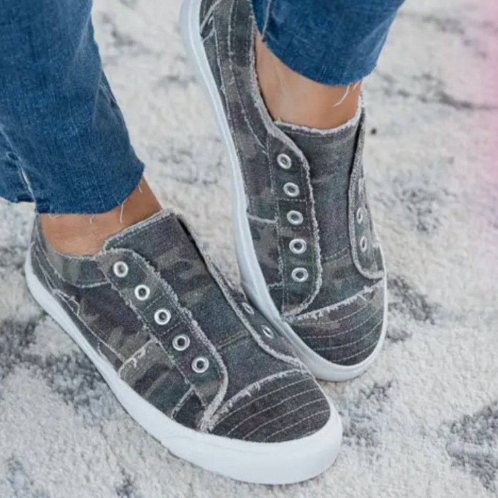Corkys Womens Babalu Camouflage Slip On Sneakers. Size 10 - Picture 4 of 9